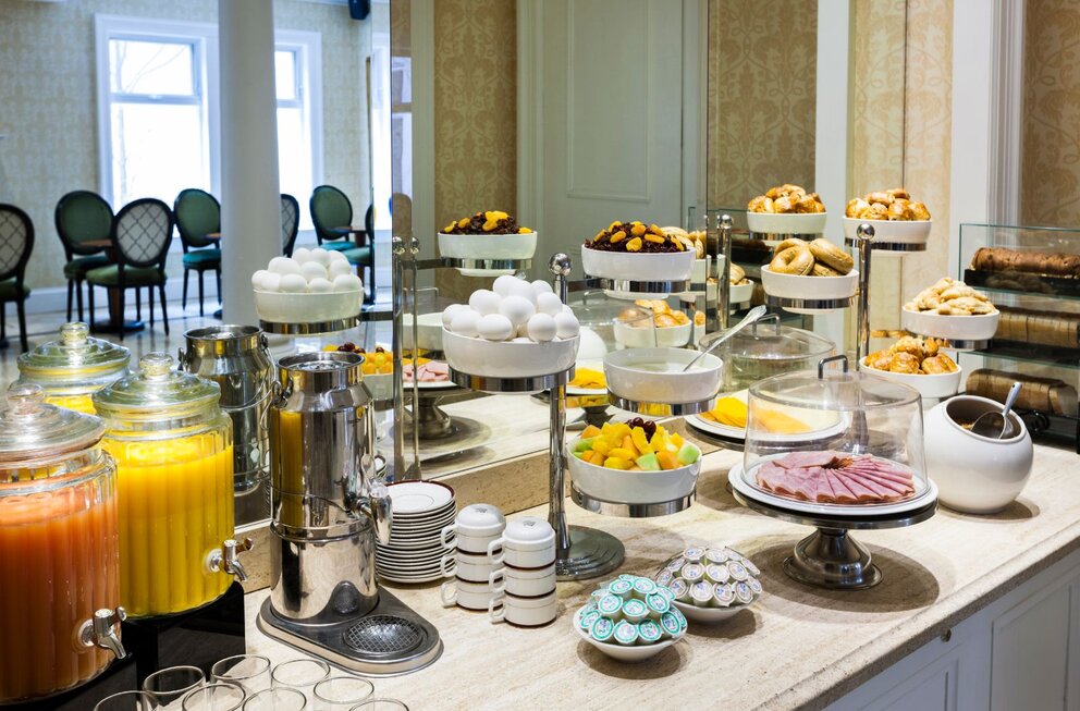 Château Versailles - Buffet Style Continental